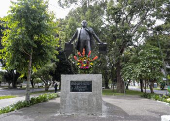 Se abre convocatoria a artistas para crear un monumento fúnebre de Miguel Ángel Asturias
