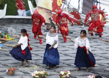 GUATEPAZ 2025: El color de la Danza Tradicional se apodera de la Plaza Mujer