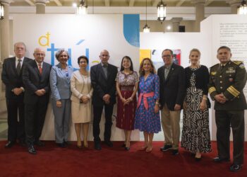 “De tú a tú”: una exposición que celebra 200 años de relaciones bilaterales entre Guatemala y Colombia