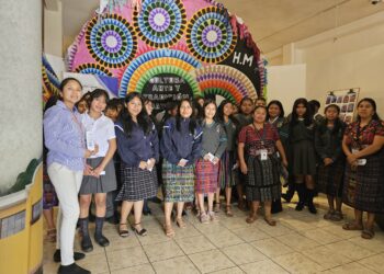 Diálogo Intergeneracional: Recorrido guía a 50 jóvenes Kaqchikel a preservar sus sitios sagrados