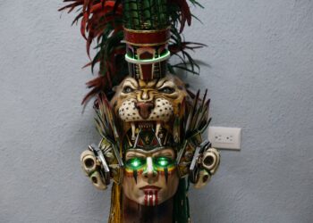 Entre bocetos y plumajes: El arte detrás de los trajes de convite