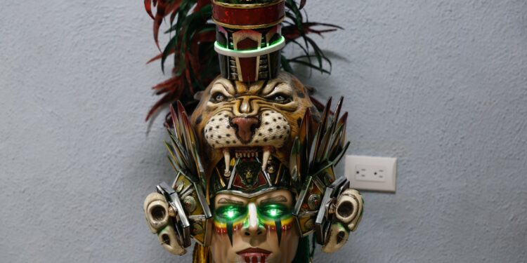 Entre bocetos y plumajes: El arte detrás de los trajes de convite