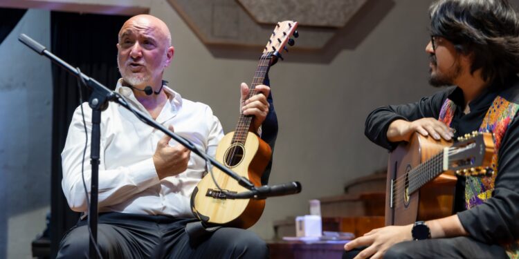 Brillante jornada didáctica ofrece el guitarrista uruguayo Ricardo Barceló en el Conservatorio Nacional