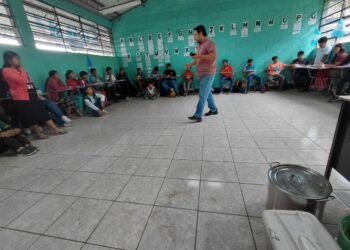 Niños de Santo Domingo Xenacoj descubren el legado literario de Miguel Ángel Asturias