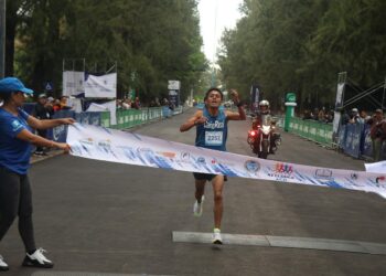 El sololateco Williams Julajuj brilló en la Carrera Leyendas 2025 en el festejo de la Revolución