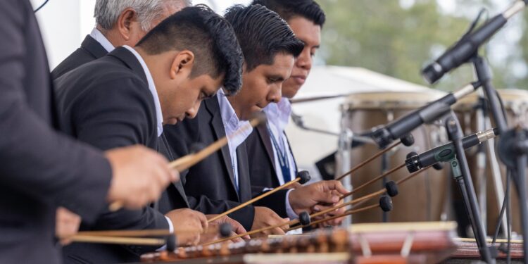 Sonidos de identidad: marimbas en el 126 aniversario del nacimiento de Asturias