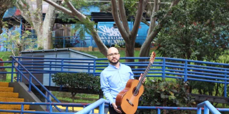 Talento nacional que trasciende fronteras: Guitarrista Rodrigo Lima gana concurso en Costa Rica