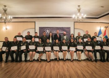 100 funcionarios fortalecen sus capacidades en inclusión y cultura para la Gestión Pública