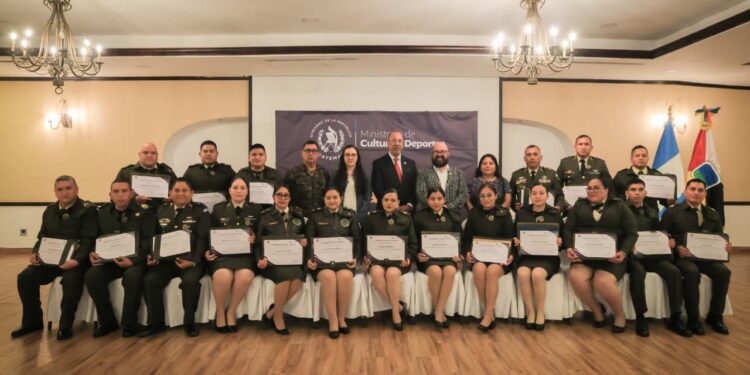 100 funcionarios fortalecen sus capacidades en inclusión y cultura para la Gestión Pública