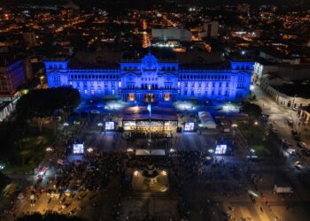 Sonido de la Revolución: Plaza de la Constitución vibra con la Sinfónica Nacional y la Banda Marcial