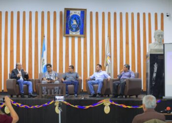 Hemeroteca Nacional celebra 65 años preservando la memoria escrita de Guatemala