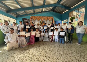 MCD: Estudiantes de Santa María Ixhuatán concluyen formación en idioma y tradiciones