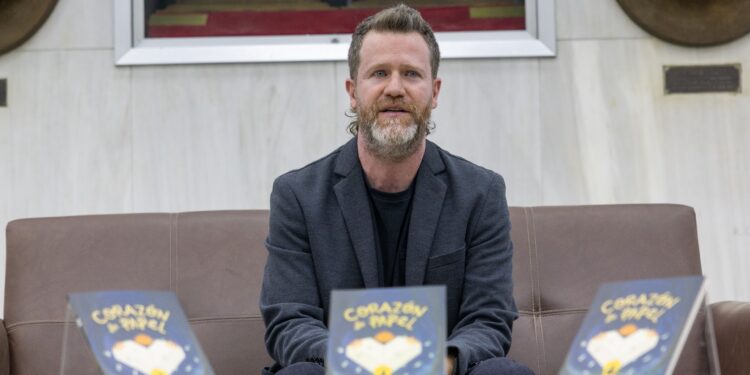 Ganadora del Premio Marilena López: Presentan la Novela Juvenil “Corazón de Papel”