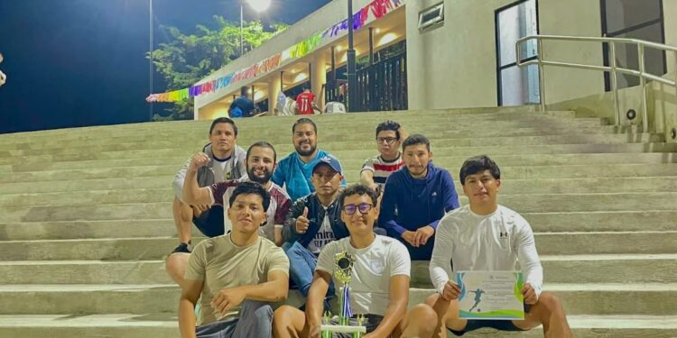 Cuadrangular “Reencuentro con mi Niño Interior” fomenta la recreación activa en Cobán