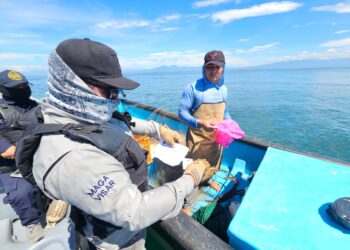 Refuerzan patrullajes acuáticos para garantizar la pesca responsable en el litoral Pacífico