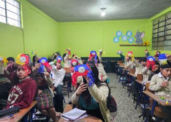 Estudiantes aprenden interpretación de nahuales y Calendario Maya en Santiago Sacatepéquez