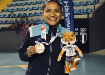 Beberlin Clara: De Coordinadora MCD a Medallista de Oro Centroamericana en Futsal