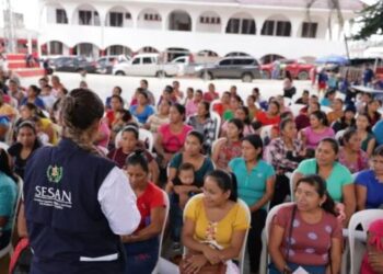 ¿Qué es la Comunicación para el Cambio Social y de Comportamiento en la iniciativa Mano a Mano?