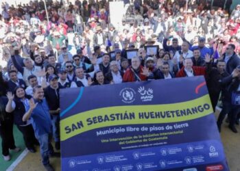 Mano a Mano declara dos nuevos municipios libres de pisos de tierra en Huehuetenango