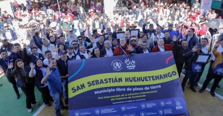 Mano a Mano declara dos nuevos municipios libres de pisos de tierra en Huehuetenango