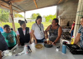 De los huertos familiares a la mesa, recetas nutritivas para niños saludables
