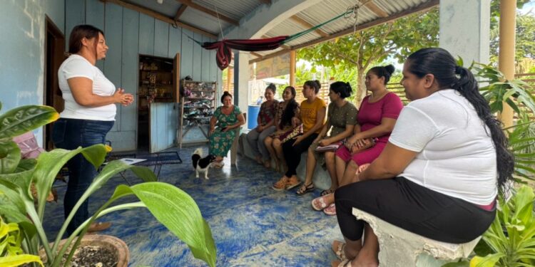Familias peteneras aprenden a preparar atol de macal