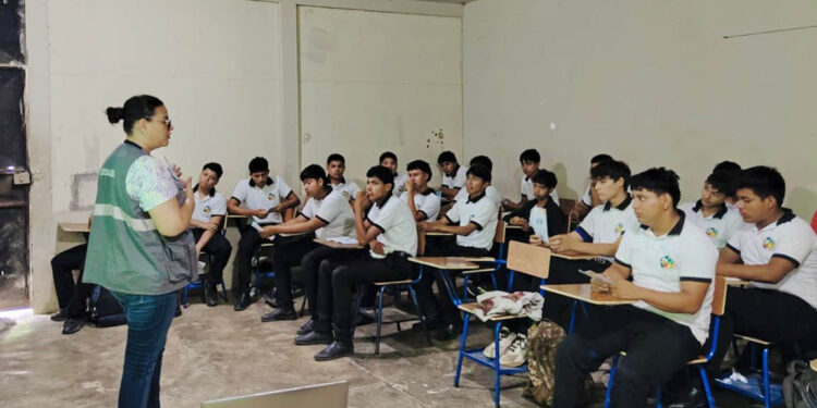 Fomentan tenencia responsable de mascotas entre estudiantes