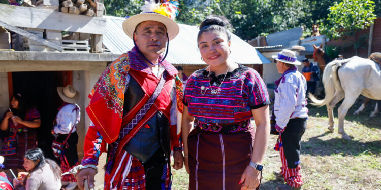 Odilia Crisa Pablo Pablo: de pilotear aviones a ser la primera mujer jinete en el “Juego de Gallos”