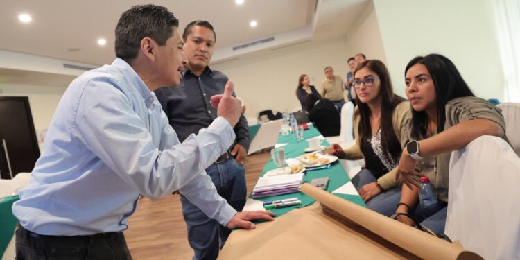 Optimizan capacidades de profesionales para fortalecer la vinculación de mercados