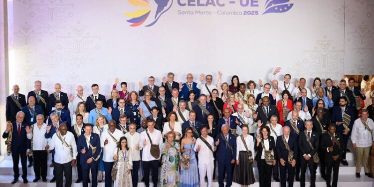 Canciller de Guatemala sostiene encuentros bilaterales en la IV Cumbre CELAC-UE