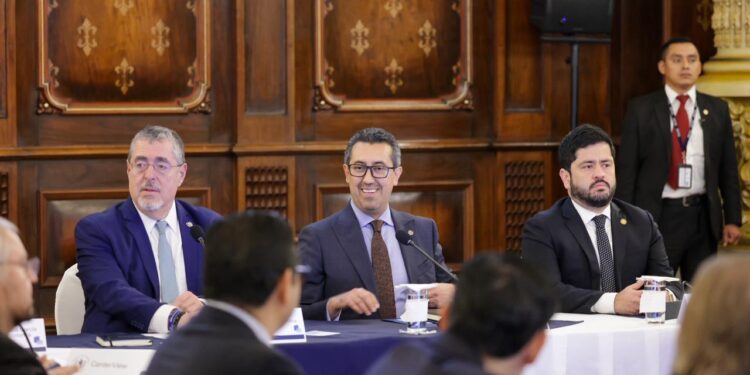 Minapa presenta avances para acercar a Guatemala al grado de inversión