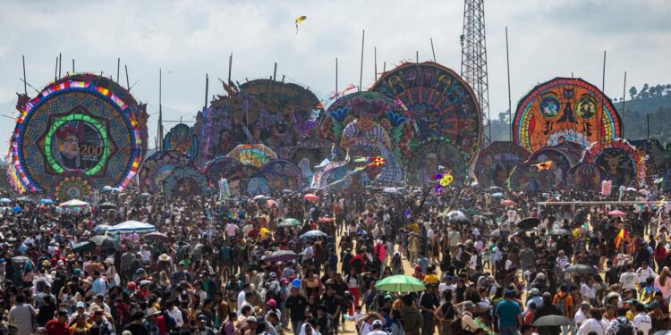 Barriletes de Sumpango: Un año de colorida tradición que celebra Bicentenario Municipal