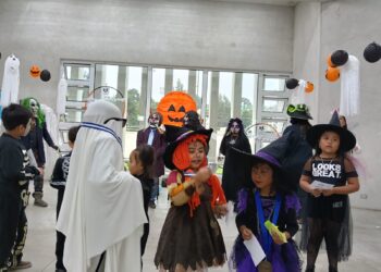 Dulzura y alegría en el concurso de disfraces en el Parque de la Paz, Cobán