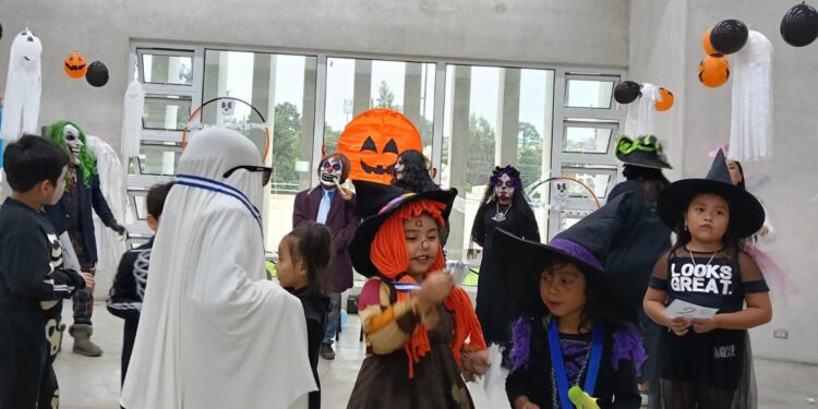 Dulzura y alegría en el concurso de disfraces en el Parque de la Paz, Cobán