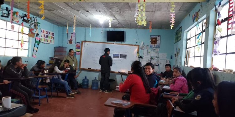 Impulsa el MCD la cultura de paz y valores culturales con juventud de Huehuetenango