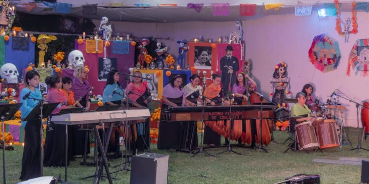 La Marimba Femenina de Concierto engalana la celebración del Día de Muertos en la Embajada de México