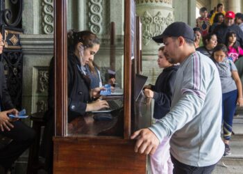 ¡Éxito en la entrega de boletos para “La Noche de Leyendas”!