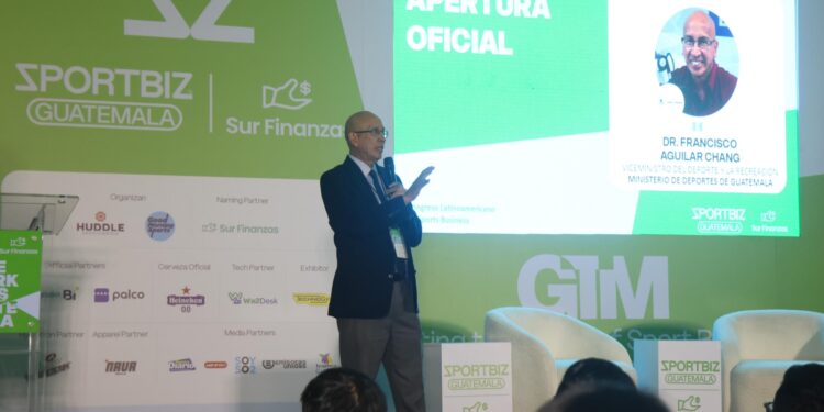 Viceministro Francisco Aguilar inaugura el Congreso Sportbiz Guatemala 2025