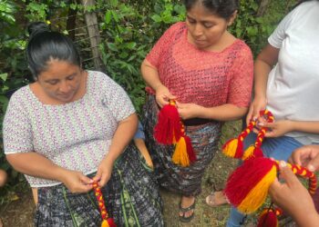 Rescate cultural Q’eqchi’: Sesión formativa sobre la elaboración del Tupuy en Izabal