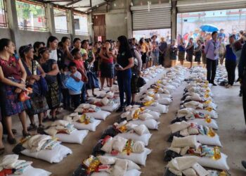 Realizan entregas simultáneas de alimentos en reconocimiento al esfuerzo comunitario