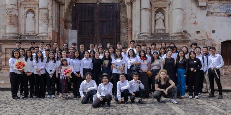 Encuentro Internacional Coral y Orquestal concluye con excepcional concierto en Antigua Guatemala