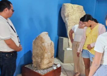 Jóvenes de Melchor de Mencos redescubren su legado en el Museo Regional Sureste de Petén
