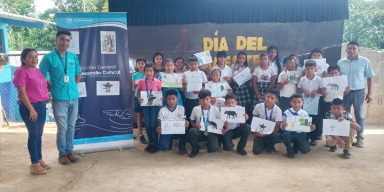 Niños de Coatepeque dan vida a leyendas guatemaltecas con arte