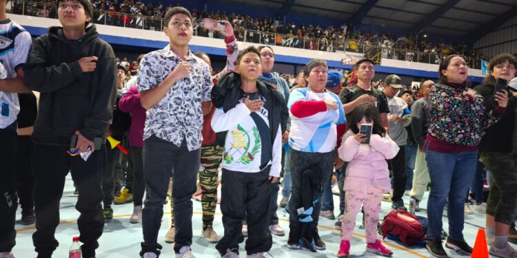 Afición vive una noche inolvidable durante el partido de Guatemala vs Panamá en el Parque Erick Barrondo