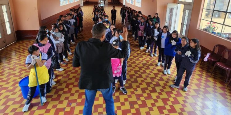 Alumnas de San Marcos fortalecen su identidad cultural en taller de jabones naturales