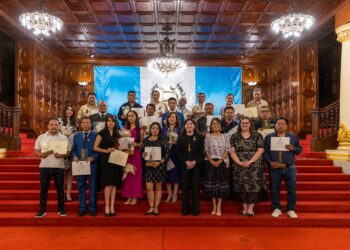 MCD reconoce trayectoria del equipo que mantiene viva la historia del Palacio Nacional de la Cultura