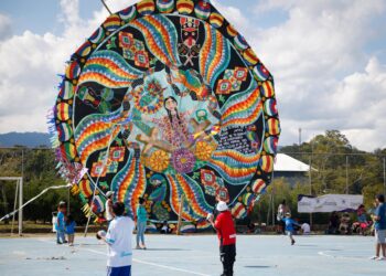Día del Barrilete 2025: Familias llenan de color el Parque Erik Barrondo en fiesta gratuita