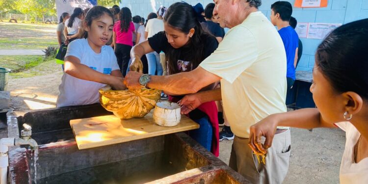 “Dulce Tradición”: Jóvenes de Poptún preservan la herencia culinaria guatemalteca