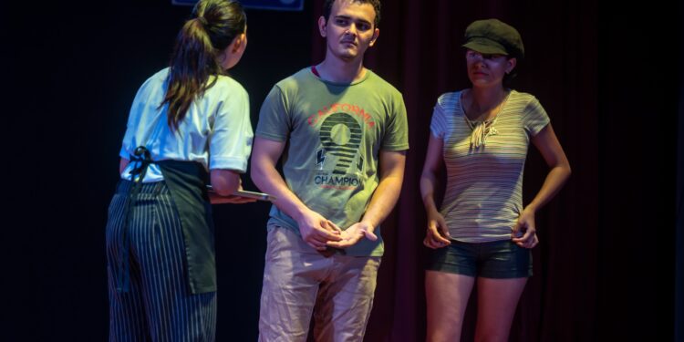 Dramas de Zacapa y Sacatepéquez reviven el arte y la identidad en la Muestra Teatral “Norma Padilla”