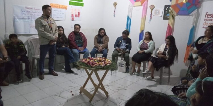 Poesía en Kaqchikel despierta el alma maya durante taller del MCD en Comalapa